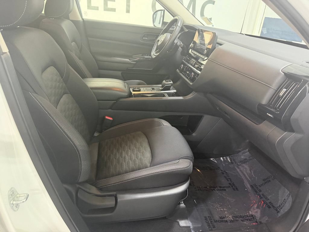 Used 2023 Nissan Pathfinder SV w/ Black Appearance Package AWD/4WD image 30