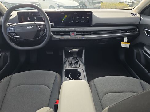 New 2025 Kia K4 LXS image 14
