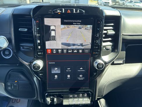 Used 2024 RAM 2500 Limited AWD/4WD image 19