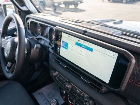 New 2025 Jeep Wrangler Unlimited Rubicon w/ Convenience Group image 42