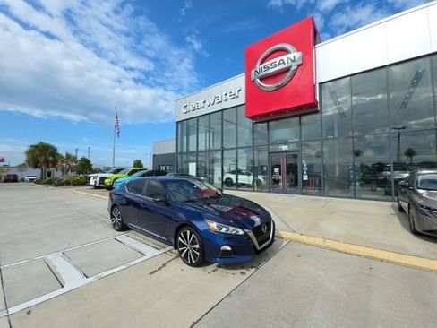 Used 2022 Nissan Altima 2.5 SR FWD image 2