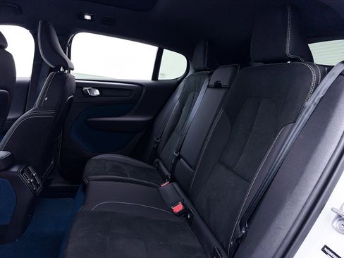 Used 2023 Volvo C40 P8 Recharge Ultimate image 36