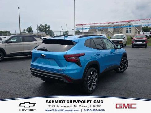 New 2026 Chevrolet Trax RS w/ Sunroof Package FWD image 5