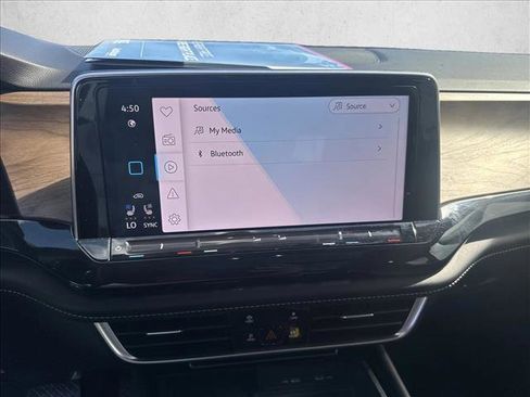 Used 2024 Volkswagen Atlas SE w/ Panoramic Sunroof Package FWD image 14