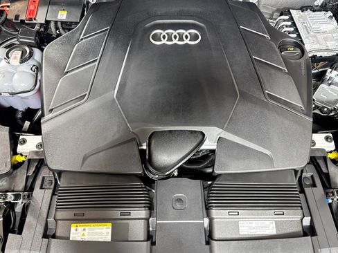Used 2025 Audi Q8 Prestige image 29