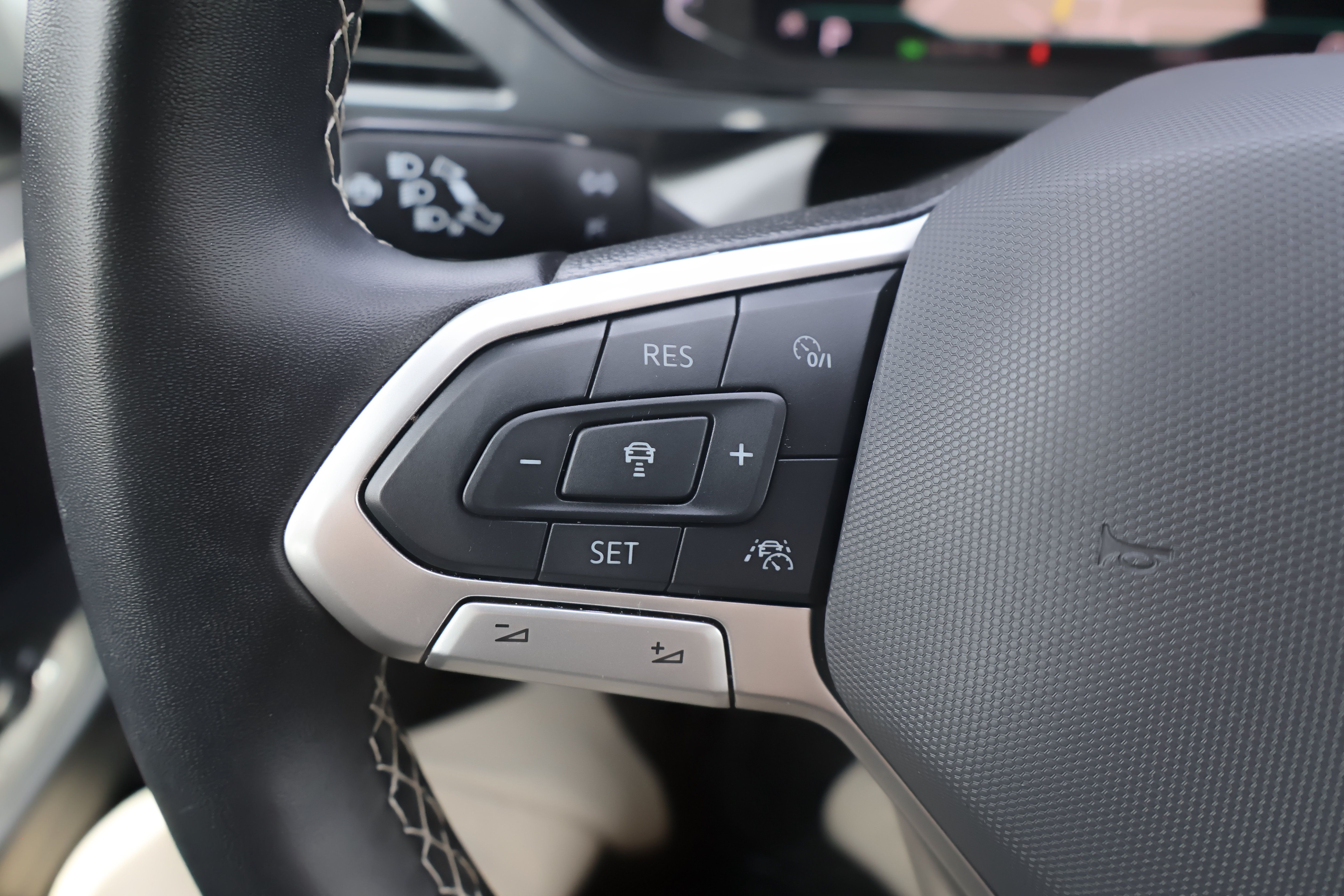 Certified 2024 Volkswagen Taos SEL AWD/4WD image 16