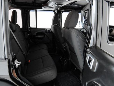 Used 2018 Jeep Wrangler Unlimited Sport S image 31