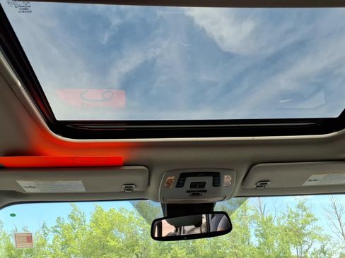 Used 2021 Toyota Sienna XLE w/ XLE Plus Package AWD/4WD image 17