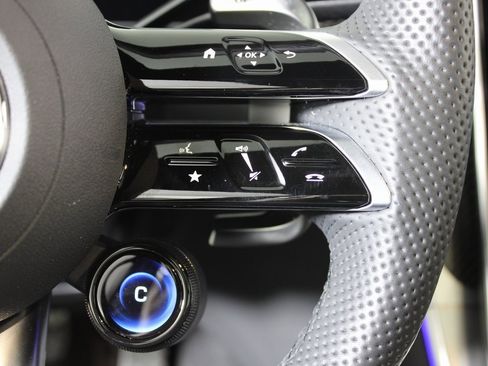 Certified 2025 Mercedes-Benz GLC 43 AMG 4MATIC image 20