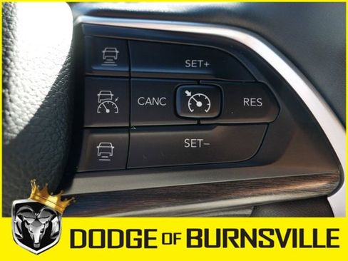 Used 2025 Jeep Grand Cherokee L Limited w/ Black Appearance Package image 25