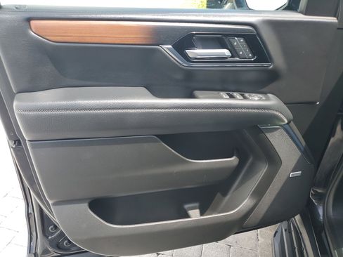 Used 2025 GMC Yukon Denali AWD/4WD image 20