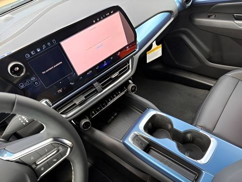 New 2026 Chevrolet Equinox EV LT FWD image 28
