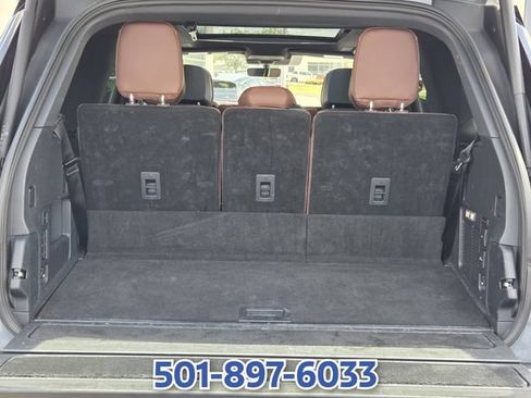 Certified 2025 Lincoln Navigator Reserve AWD/4WD image 13