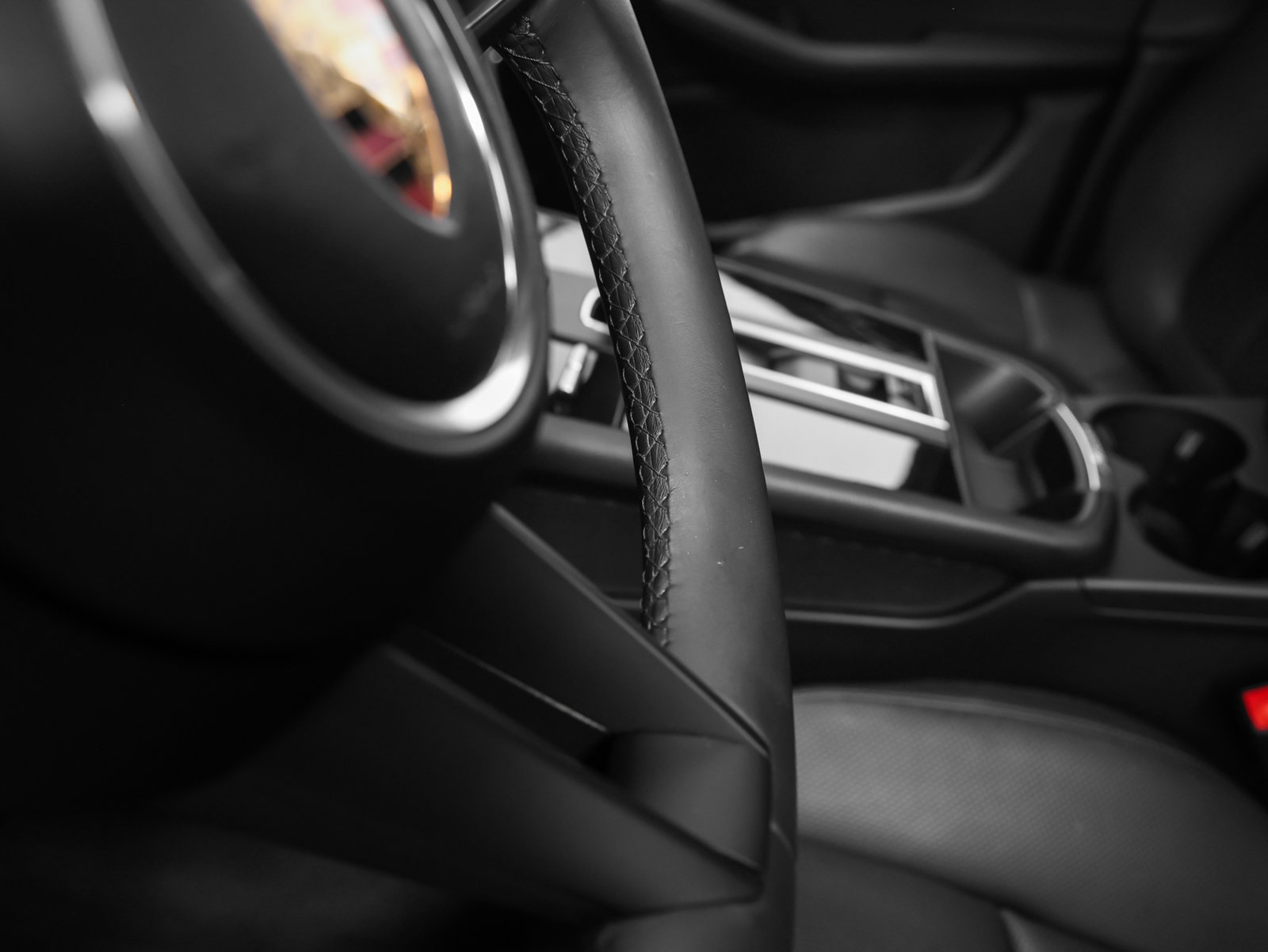 Certified 2023 Porsche Macan AWD/4WD image 29