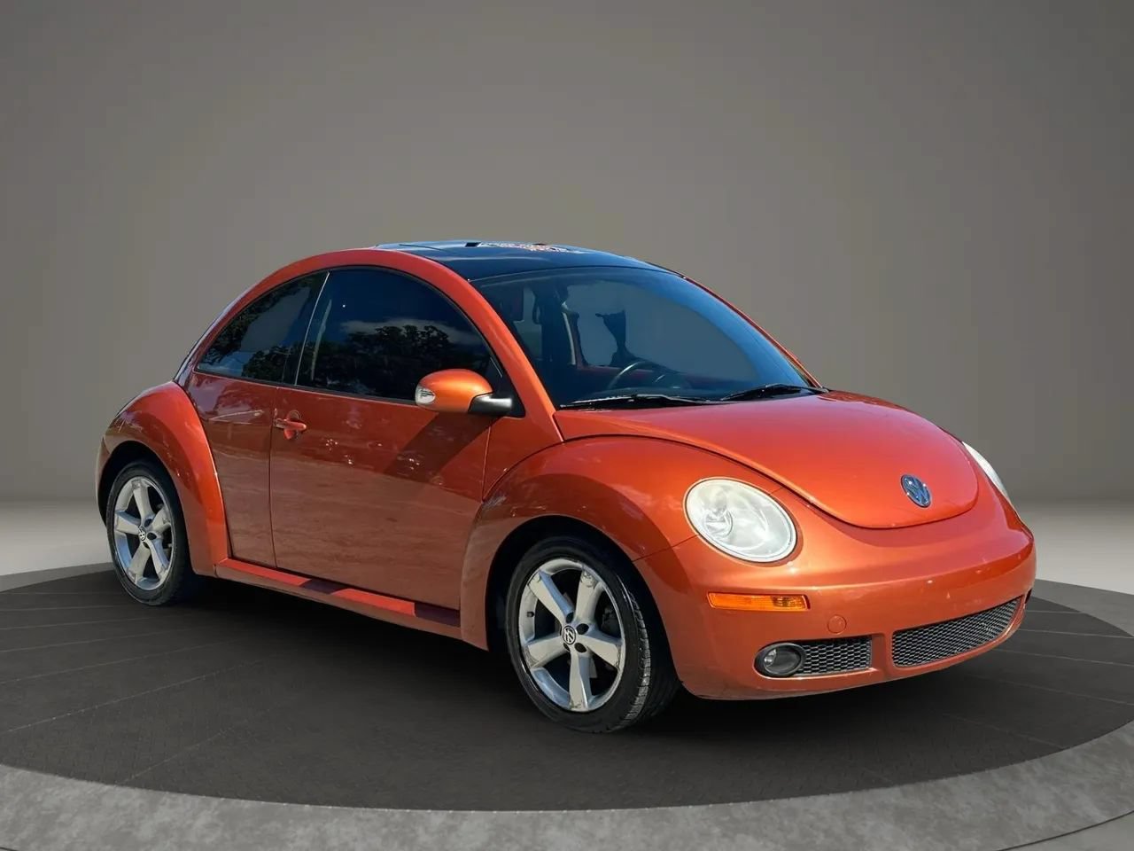 Used 2010 Volkswagen Beetle Final Edition FWD image 1