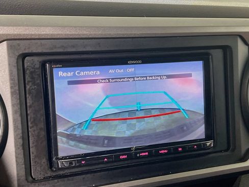 Used 2016 Toyota Tacoma SR5 RWD image 12