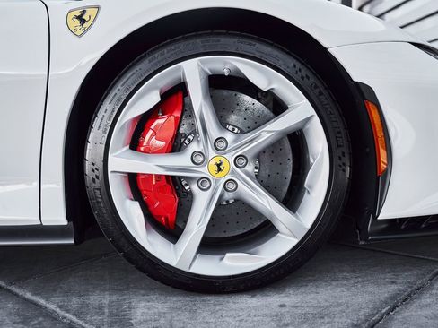 Used 2025 Ferrari SF90 Spider image 28