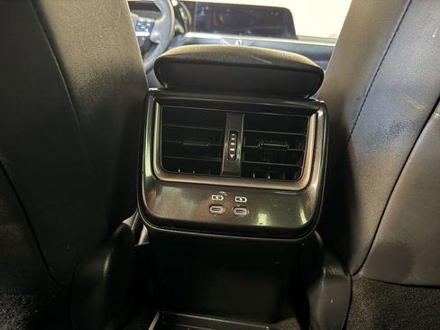 Used 2024 Toyota Crown Platinum AWD/4WD image 34