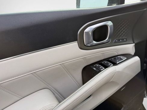 Certified 2022 Kia Sorento SX Prestige w/ Panoramic Sunroof Package image 14