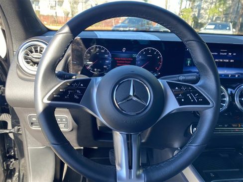 Certified 2025 Mercedes-Benz GLB 250 image 18