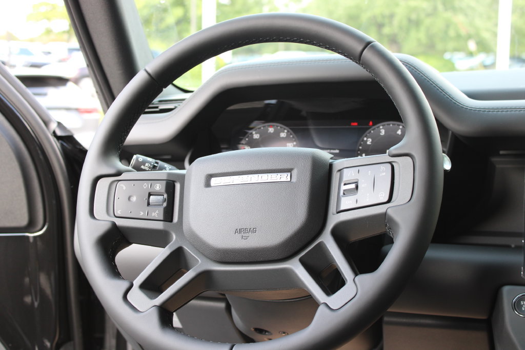 New 2026 Land Rover Defender 110 S AWD/4WD image 10