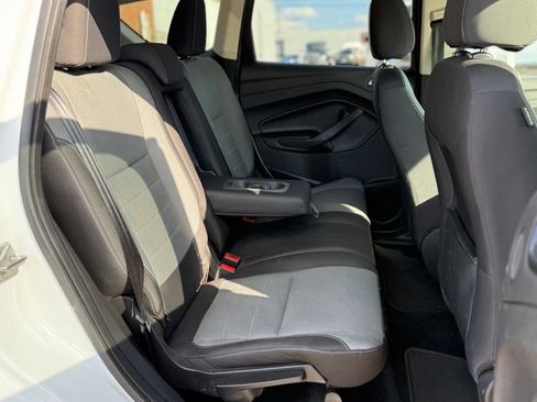 Used 2016 Ford Escape SE w/ Equipment Group 201A AWD/4WD image 17