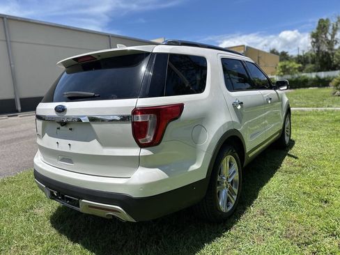 Used 2017 Ford Explorer Limited w/ Equipment Group 301A FWD image 7