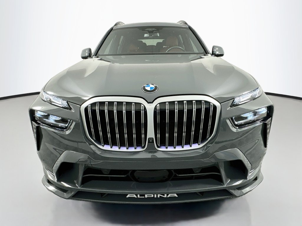 Used 2024 BMW ALPINA XB7 AWD/4WD image 2