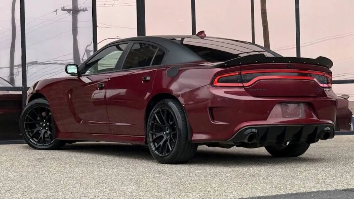 Used 2019 Dodge Charger R/T w/ Blacktop Package RWD image 7