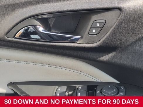 Used 2025 Chevrolet Trax LT w/ LT Convenience Package FWD image 13
