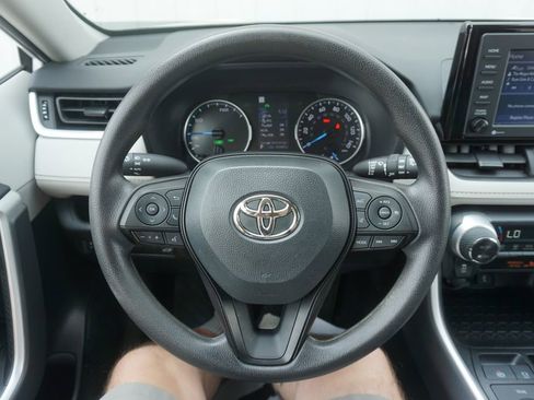 Used 2022 Toyota RAV4 XLE w/ Convenience Package AWD/4WD image 3