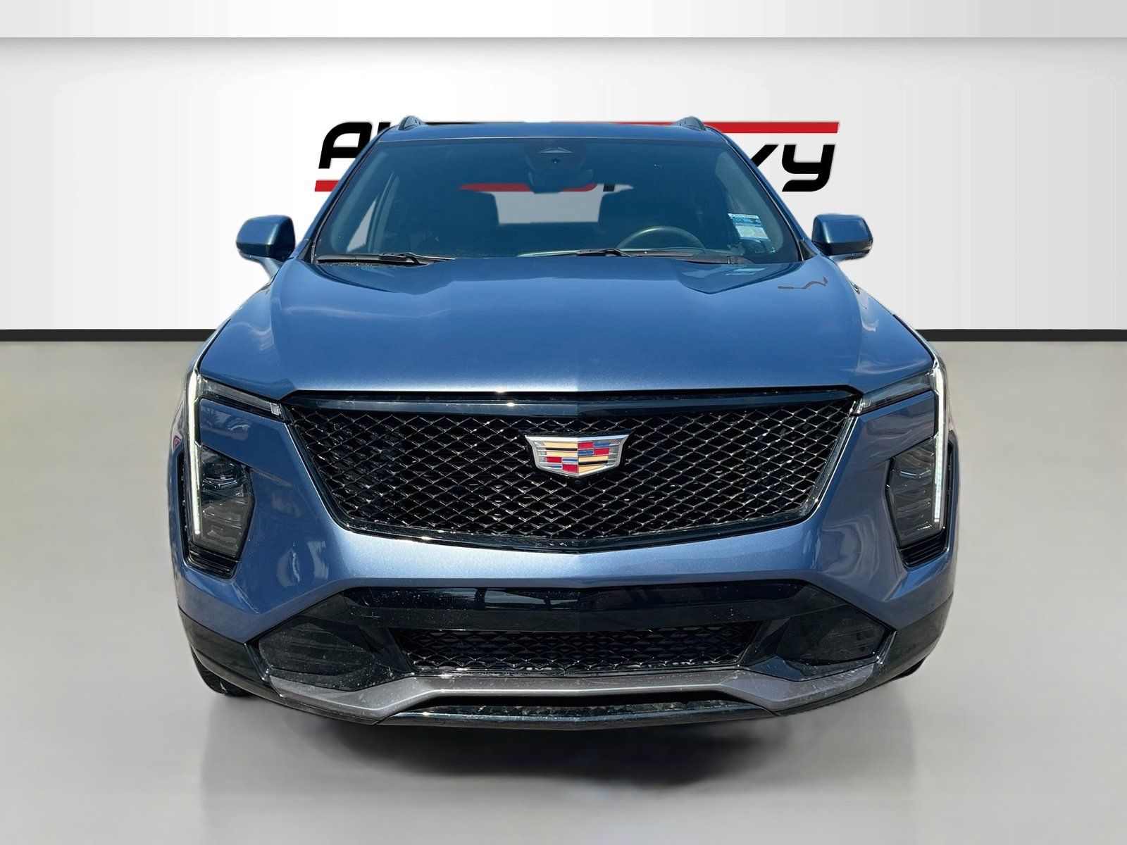 Used 2025 Cadillac XT4 Sport AWD/4WD image 2