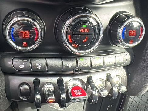 Used 2015 MINI Cooper 2-Door Hardtop FWD image 25