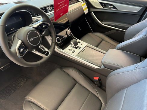 Used 2024 Jaguar XF R-Dynamic SE AWD/4WD image 4