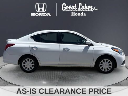 Used 2017 Nissan Versa SV FWD image 7