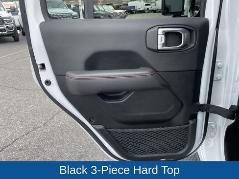 Certified 2022 Jeep Wrangler Unlimited Rubicon w/ Cold Weather Group image 20