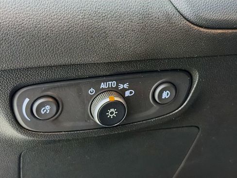 Used 2023 Buick Encore GX Select image 12