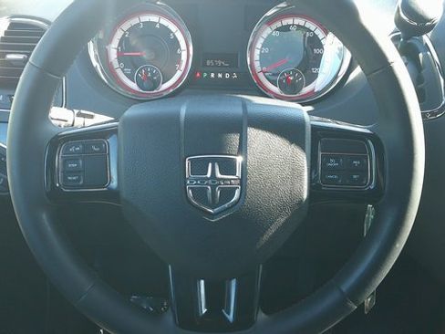 Used 2019 Dodge Grand Caravan SE image 11