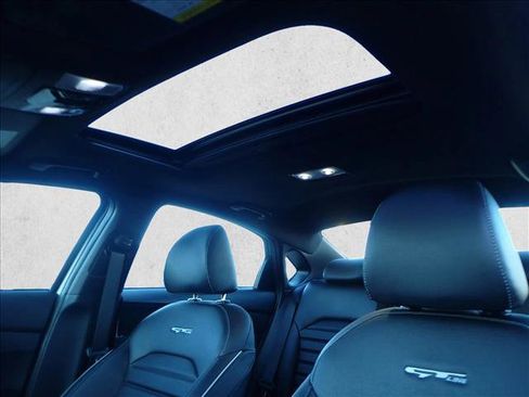 Used 2024 Kia Forte GT-Line w/ GT-Line Premium Package image 12