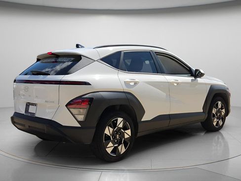 Used 2024 Hyundai Kona SEL w/ Convenience Package FWD image 7