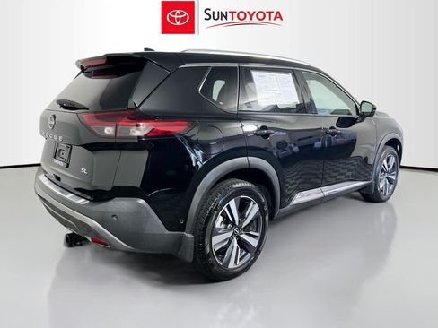 Used 2022 Nissan Rogue SL w/ SL Premium Package FWD image 4