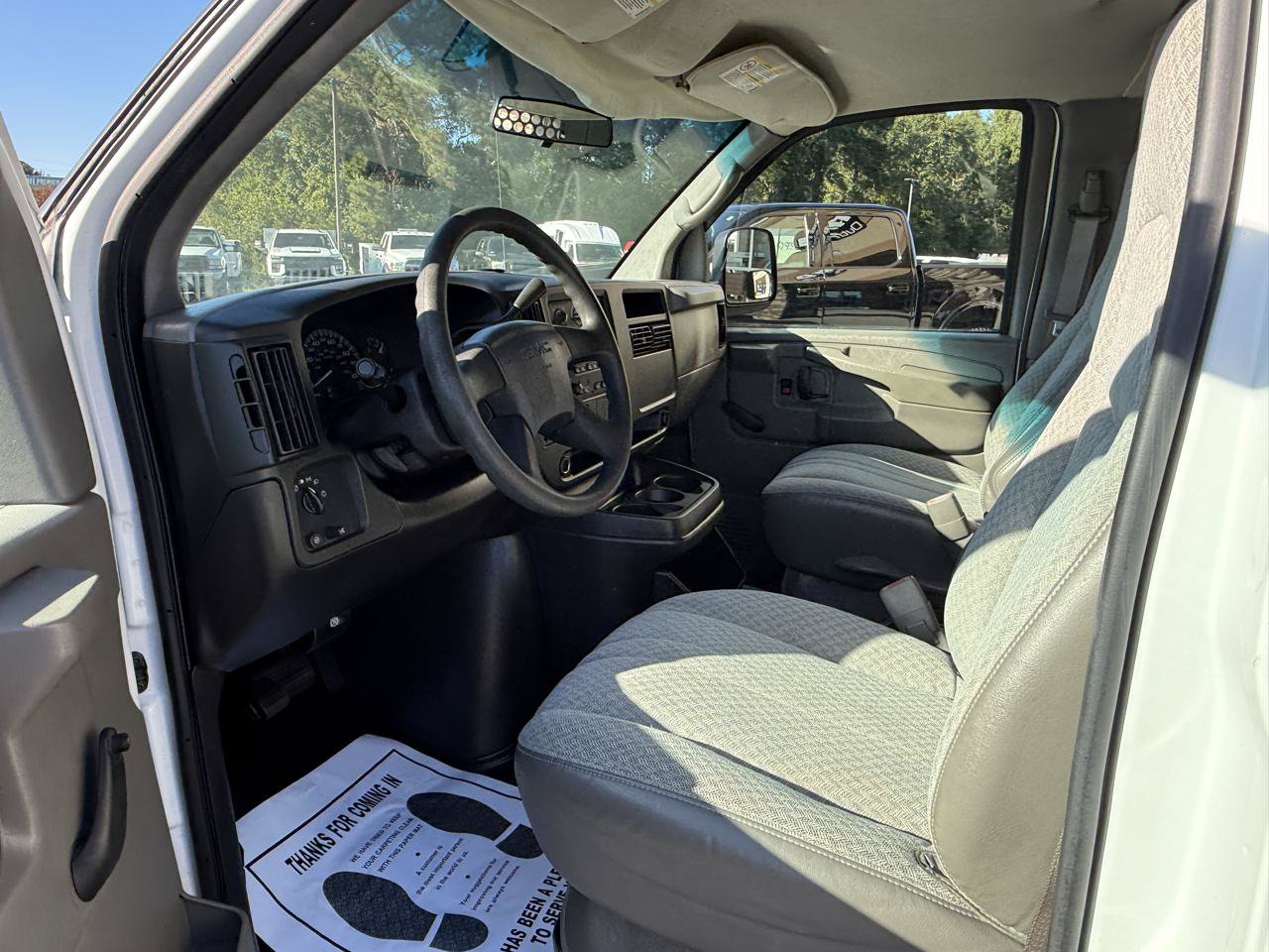 Used 2005 GMC Savana 2500 RWD image 9