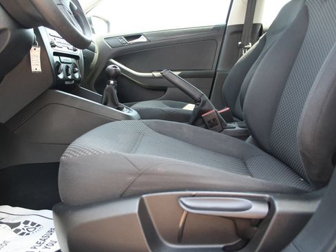 Used 2012 Volkswagen Jetta S FWD image 15