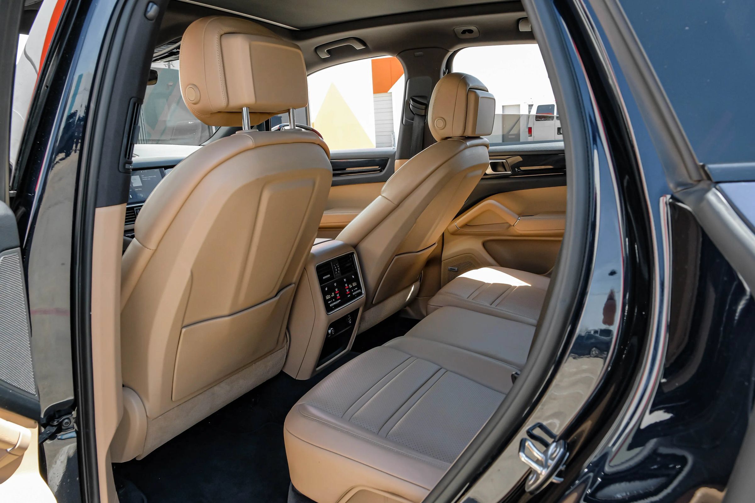 Used 2019 Porsche Cayenne AWD/4WD image 38