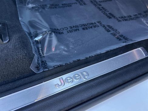 Used 2022 Jeep Grand Cherokee Overland image 20