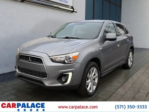 Used 2015 Mitsubishi Outlander Sport SE image 1