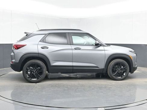 New 2026 Chevrolet TrailBlazer LT w/ Midnight Edition FWD image 15