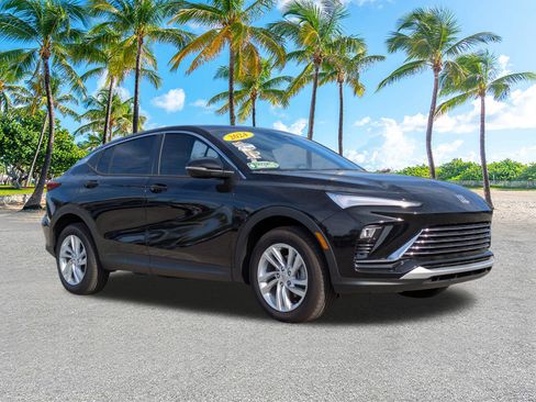 Used 2024 Buick Envista Preferred w/ Advanced Safety Package image 2