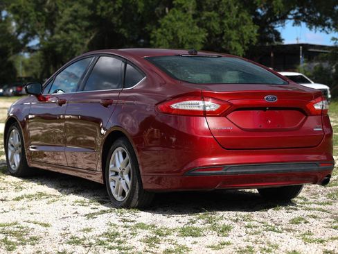 Used 2016 Ford Fusion SE FWD image 5