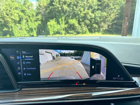 Used 2023 Cadillac Escalade ESV Premium Luxury image 28